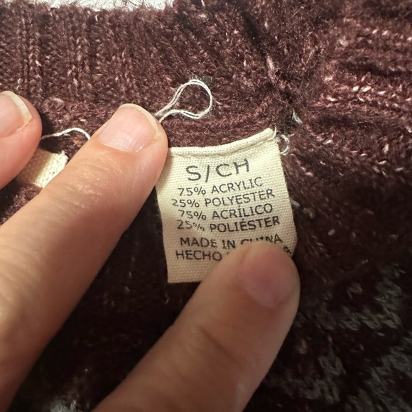 Weatherproof Maroon and Gray Patterned Sweater - Picture 4 of 5